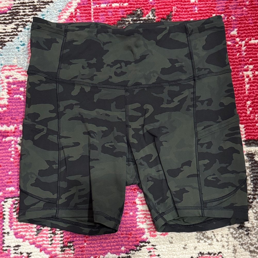 lululemon athletica Black Green Camo Bike Shorts 6"